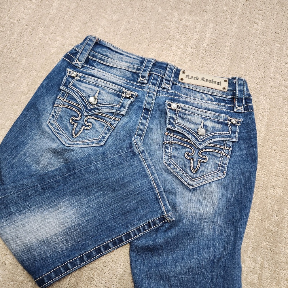Rock Revival Jeans Women 27 Celine Capris Cowgirl Y2K Rodeo Western Embroidered